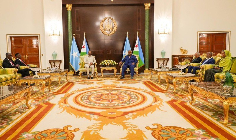 Mohamed Jibril Mohamed with Presidents Hassan Sheikh and Guelleh